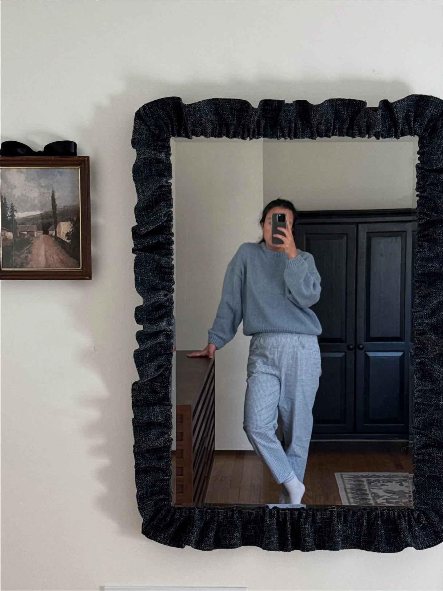 Remember the yellow bathroom before photo? Well, I took that old brown mirror and covered it with ruffles to give it a new life! 🤗 #diy #mirror