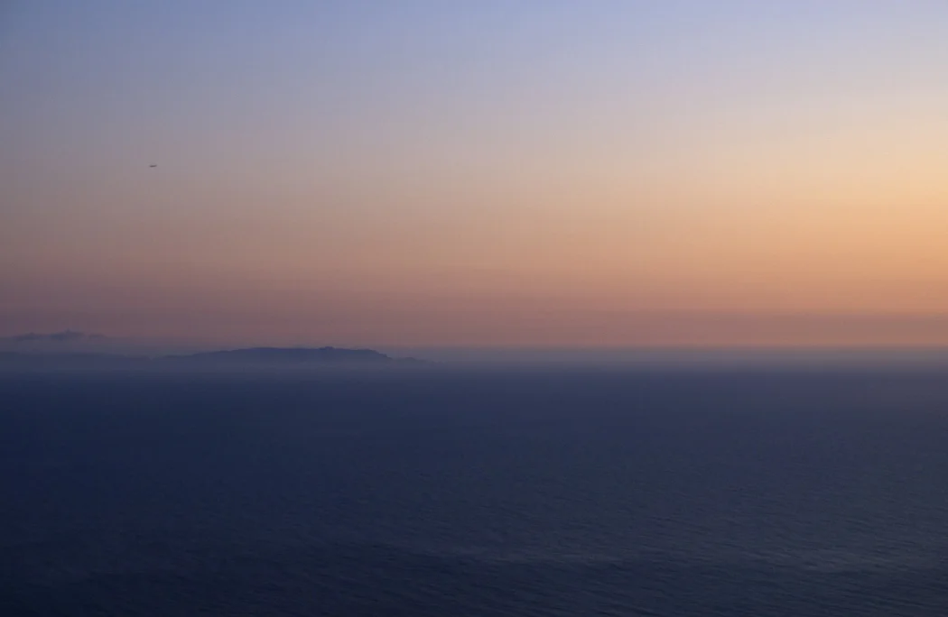 copyrightAM09_cliff_08_o.jpg