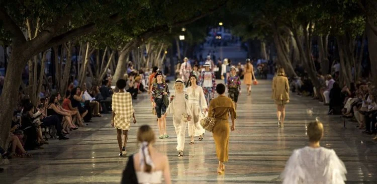 Resort 2017: Chanel Cruises Into Cuba