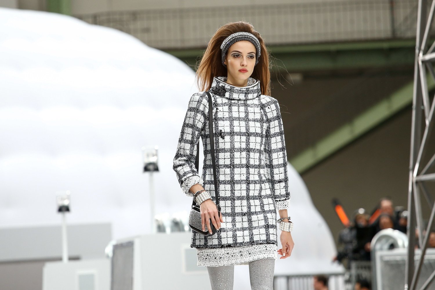Chanel AW17: Fashioning The Future — Carmen Busquets