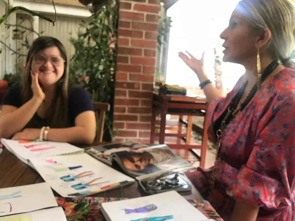 Carmen meets Isabella at her home in Guatemala City, and looks through her sketches.