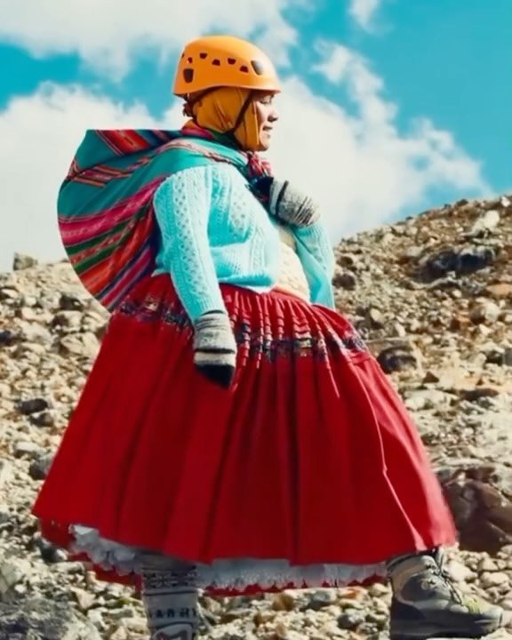 Las&nbsp;Cholitas Escaladoras Bolivianas, which translates to The&nbsp;Cholita Climbers of Bolivia, are a group of Indigenous Aymara women mountaineers from Bolivia.

The group formed in 2015 when 50-year old Lidia Huayllas, suggested to her fellow c