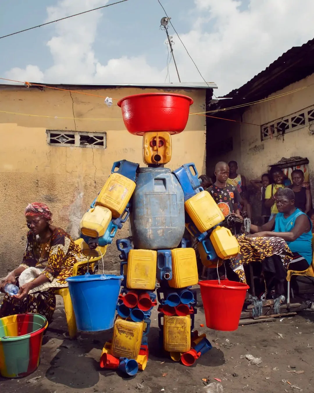 The artist collective @ndaku_ya_la_vie_est_belle is transforming the Democratic Republic of Congo&rsquo;s capital of Kinshasa&rsquo;s plentiful waste into art.

Drawing from ancestral mask traditions and using discarded materials such as plastic bott