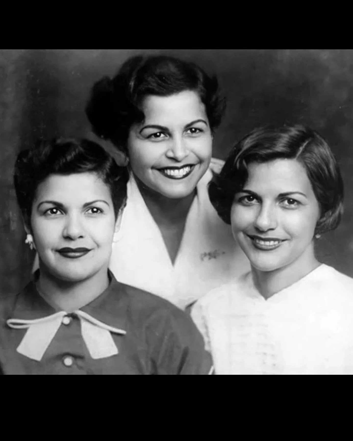 On 25 November 1960, the&nbsp;hermanas Mirabal (Mirabal sisters)&nbsp;were assassinated for speaking out against Rafael Trujillo&rsquo;s dictatorship and for educating their community about the brutal crimes, disappearances and human rights abuses co