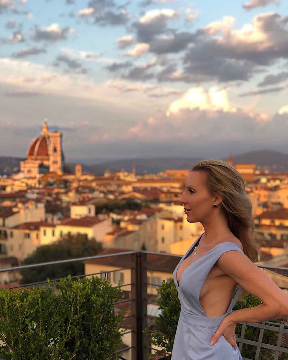 Florence sunset views rooftop bar Se ‘Sto Arno luxury travel blogger