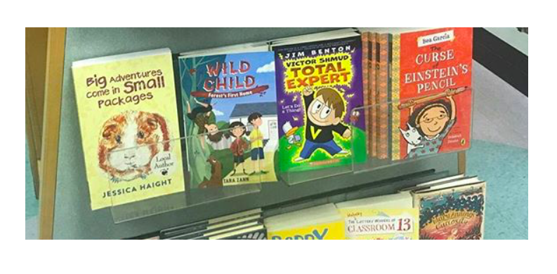 5_KidsBook bookshelf_border.png