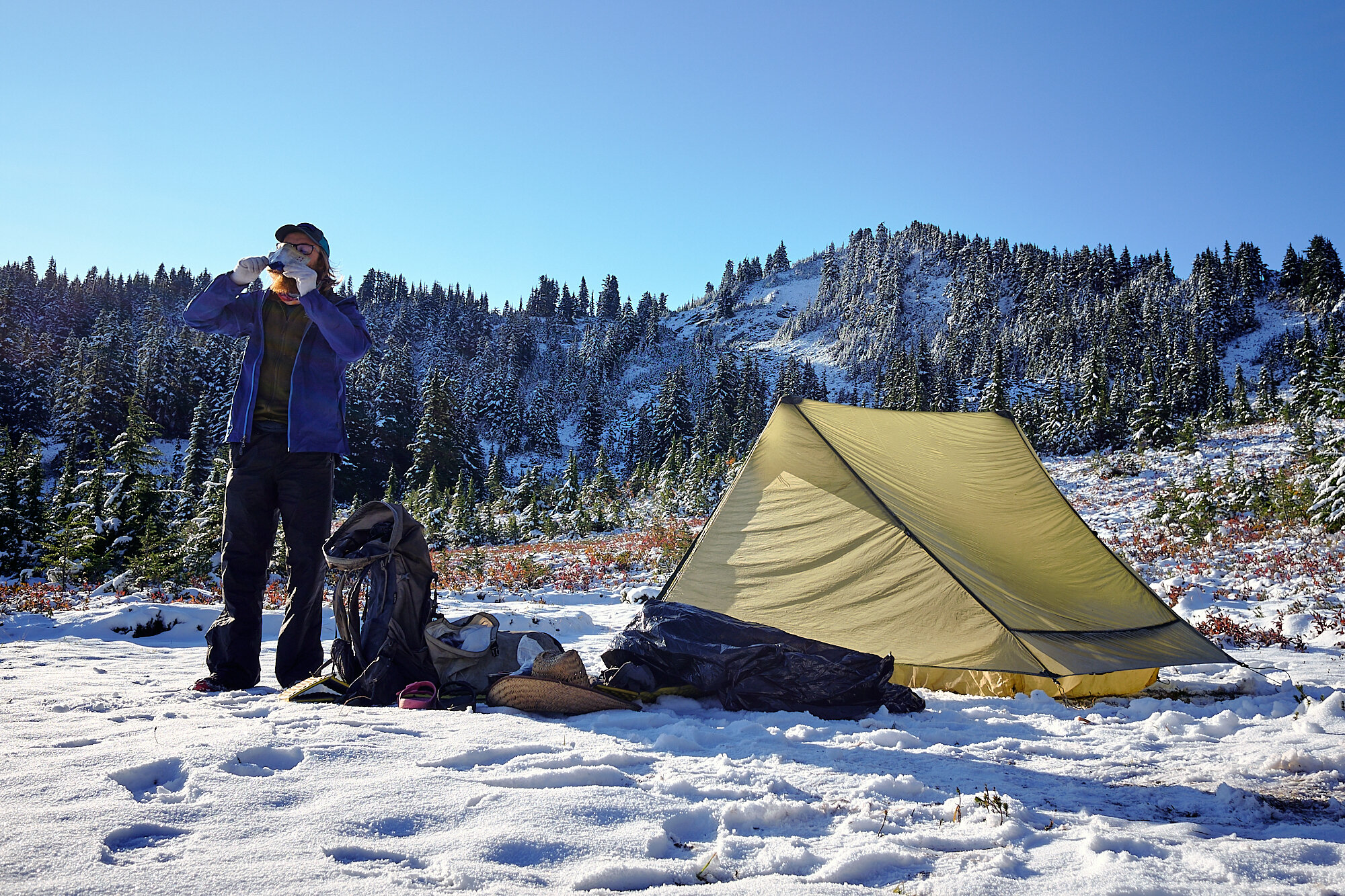  Lebowski eats breakfast on a particularly chilly morning beneath Grizzly Peak. | 10/1/19 Mile 2,479.8, 5,582' 