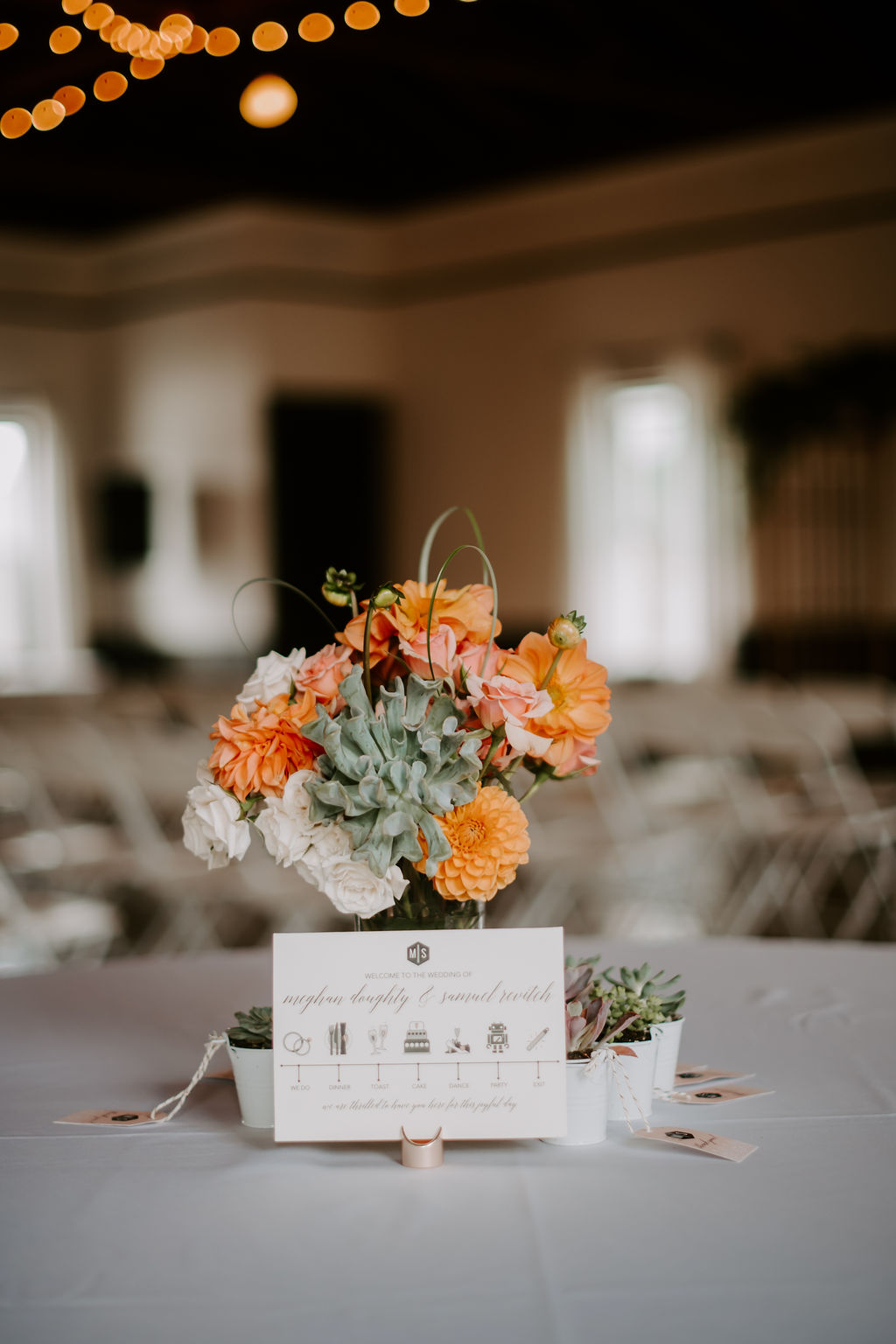 After some inspiration for a simple wedding? Come browse the blog of this minimalistic wedding for Meghan + Sam and The Baker Building in Portland Oregon, photographed by Betty Boyce