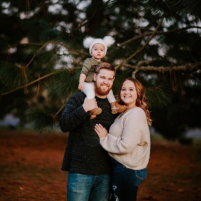 I can&rsquo;t even lie, going from a super full house for two full weeks down to just me here today is pretty lonely! But I am plugging away and getting things done! #salemoregonfamilyportraits#salemoregon#portraitphotographer#oregonminisessions#oreg