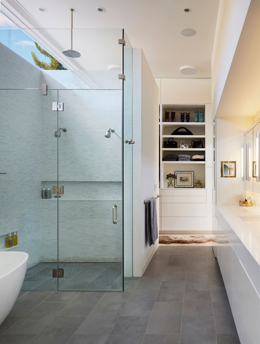 Bathroom - Mid-century Modern House