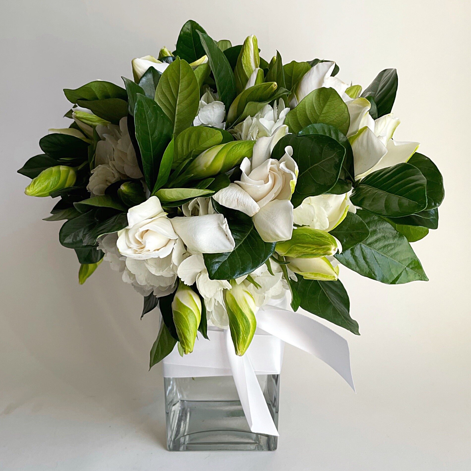 Green Bouquet and a Touch of White - Atelier Ashley