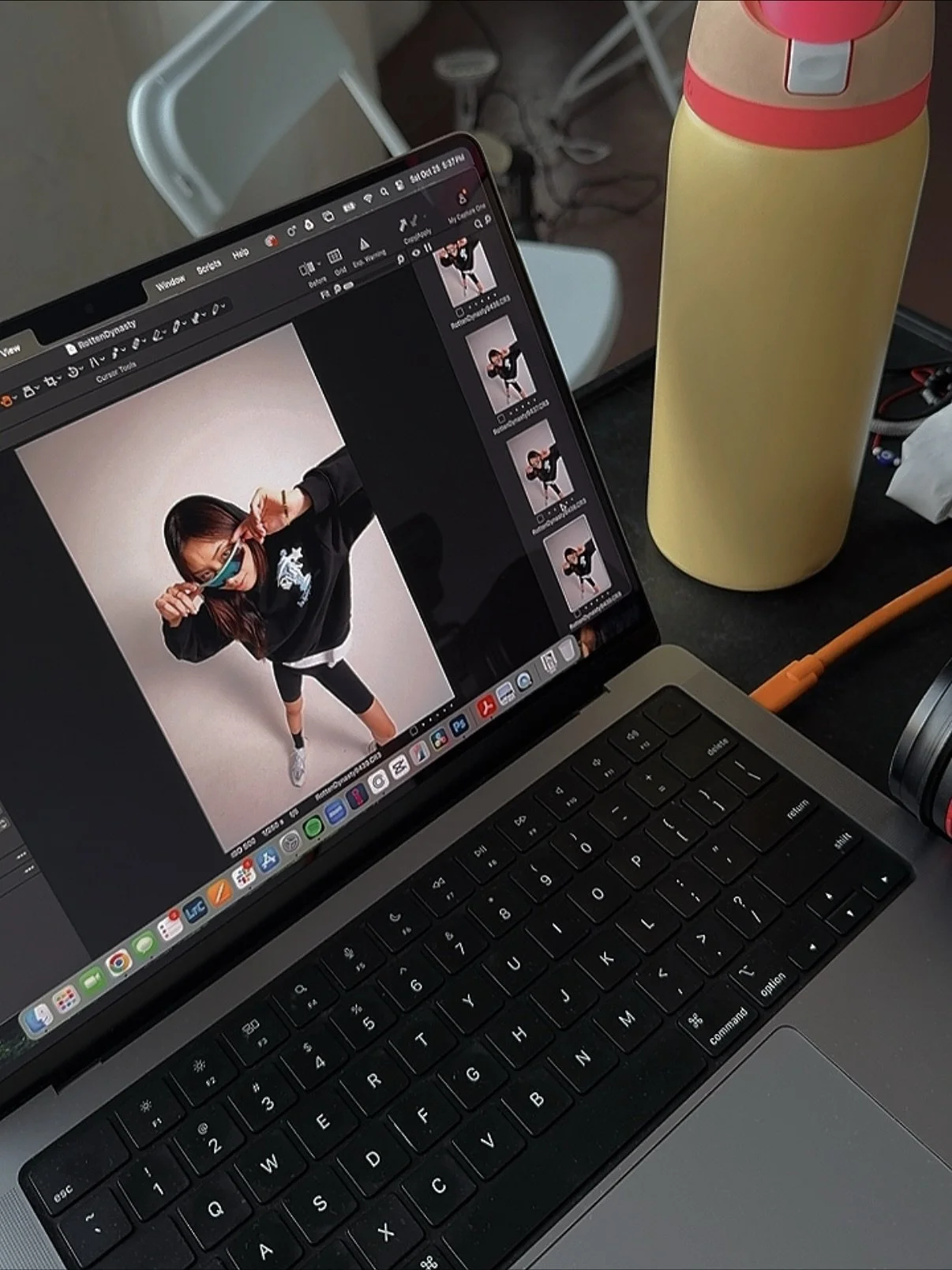 ✈️📸👯&zwj;♀️🫶🏼🔁