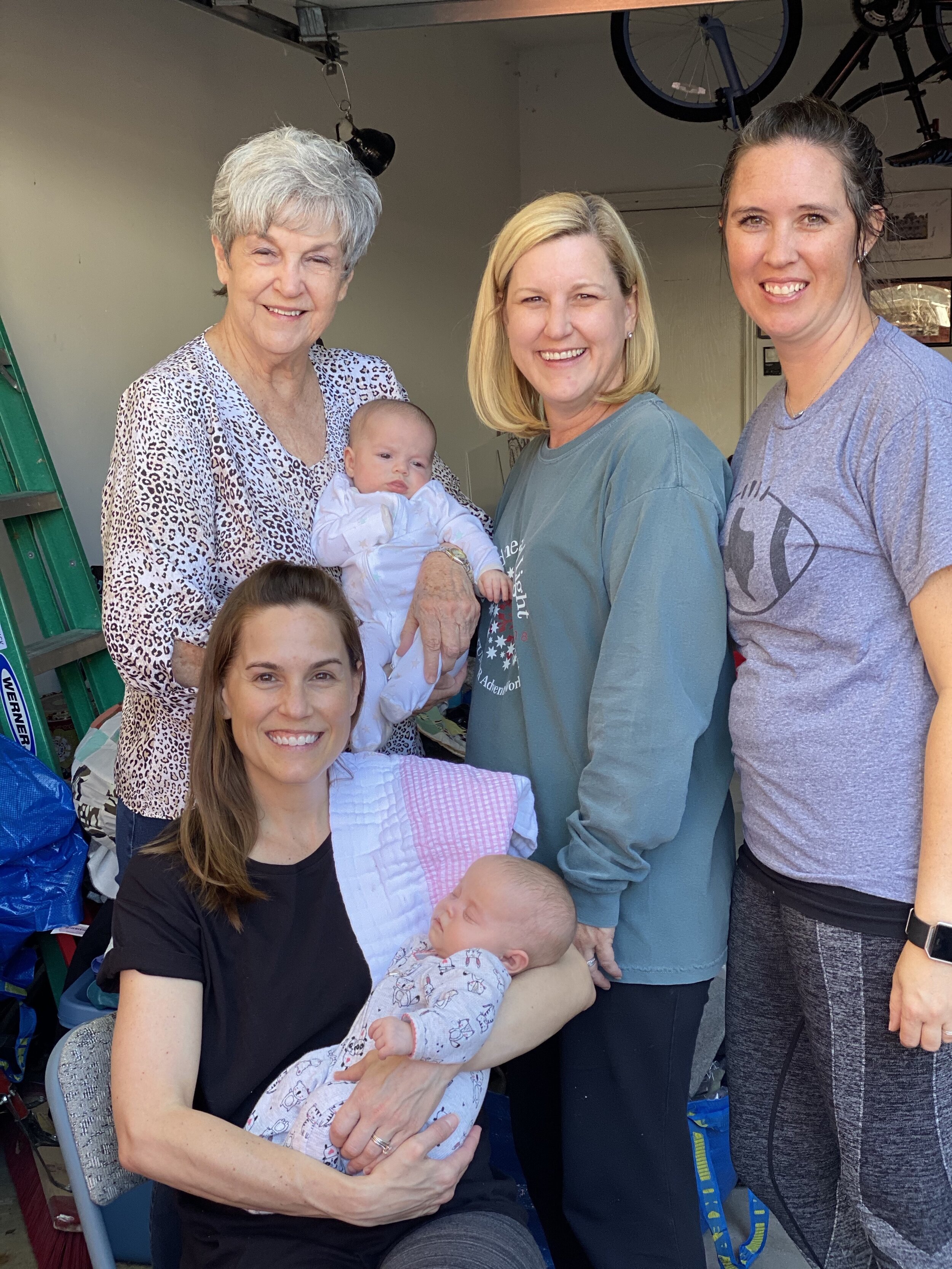  Elizabeth with Josephine, mother, Martha Ginn with Harper, sister Cheryl Bishop, and cousin Kristen Potter. 