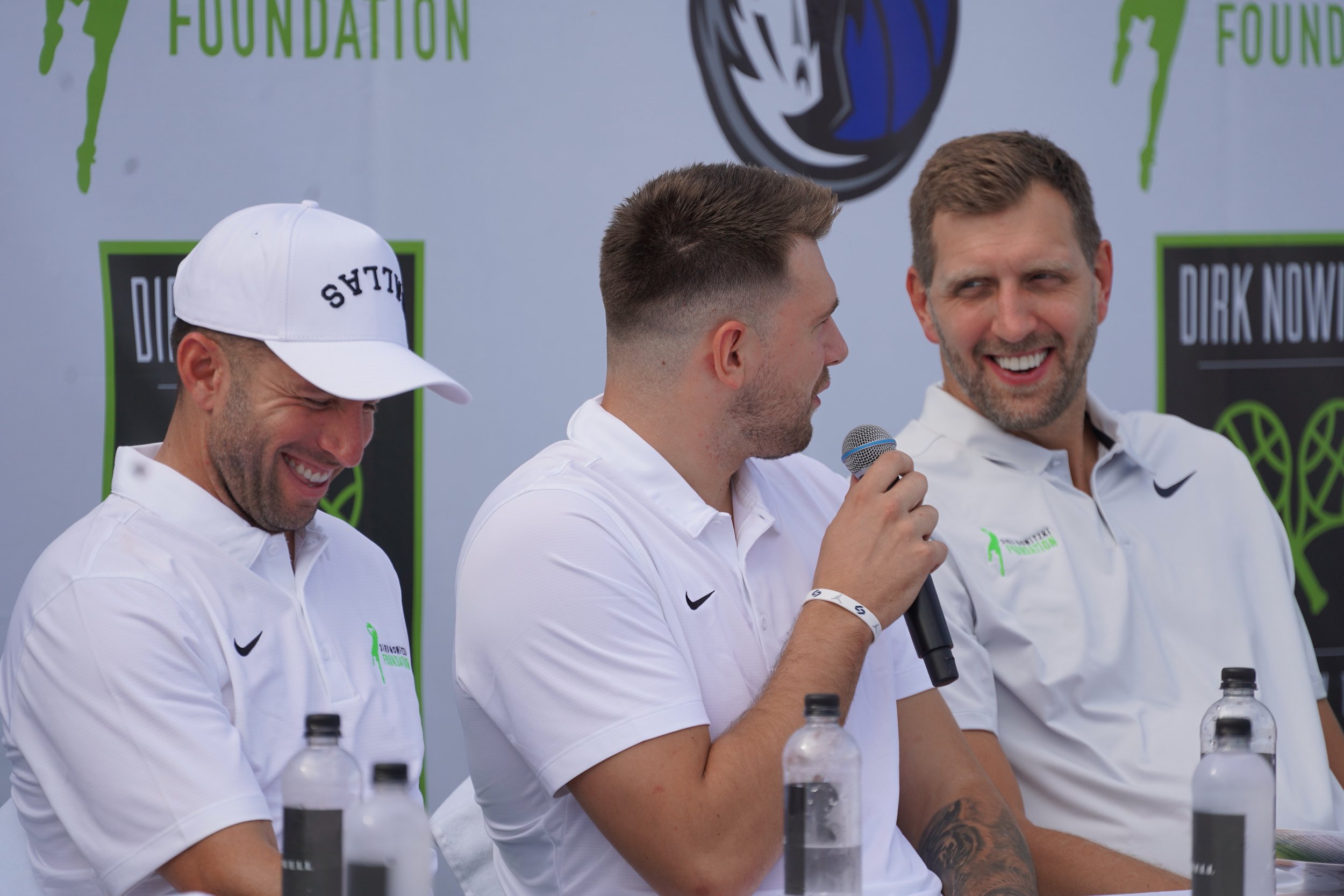  J.J. Barea, Luka Dončić and Dirk Nowitzki at the press conference. 