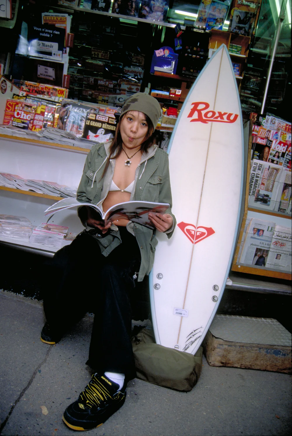 Mymy at Parisian Newstand