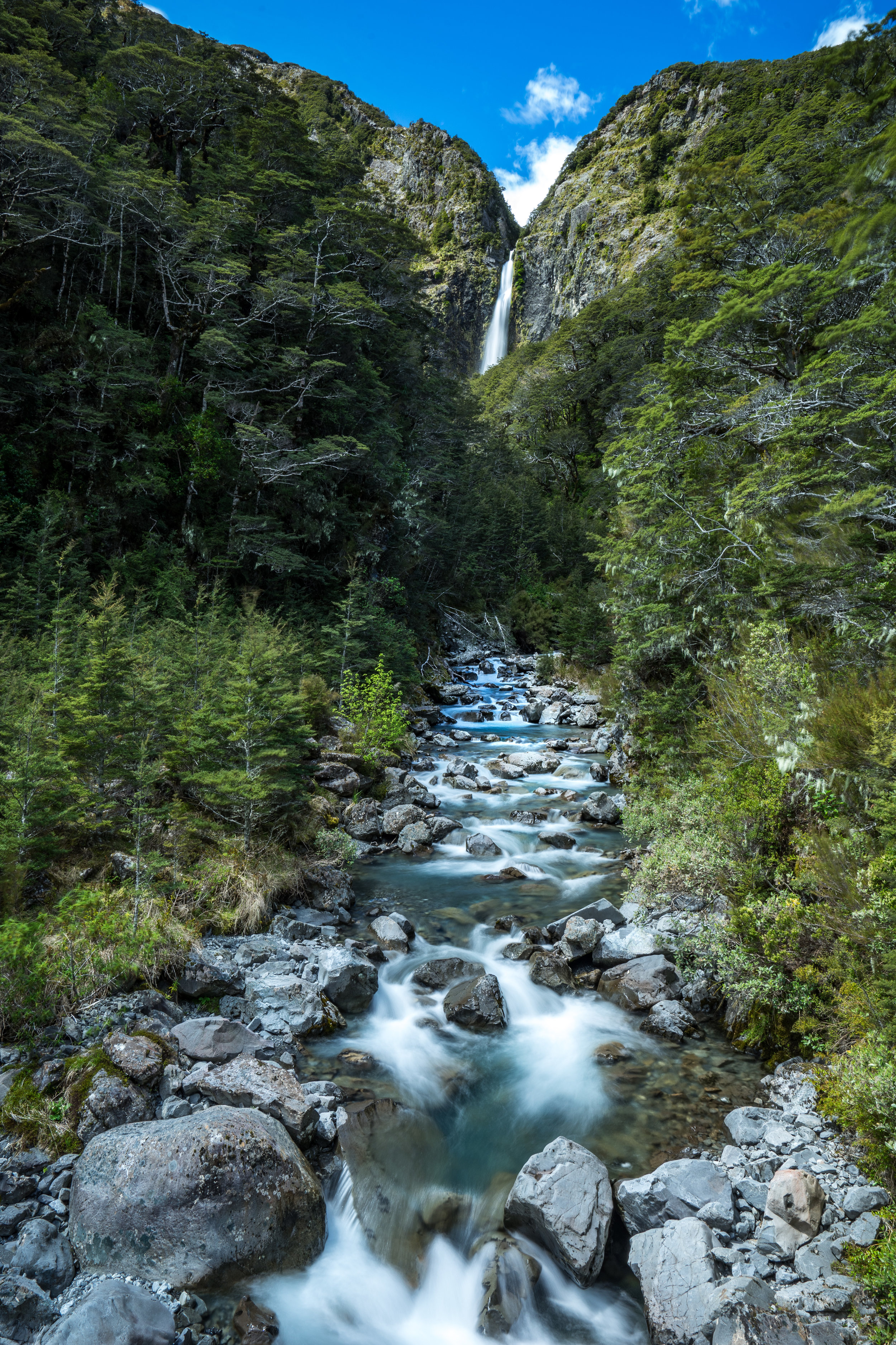 Devil’s Punchbowl. Climbed the 150 metre vertical hike to the top with a full camera bag & 3 layers of clothing….. took it out of me!