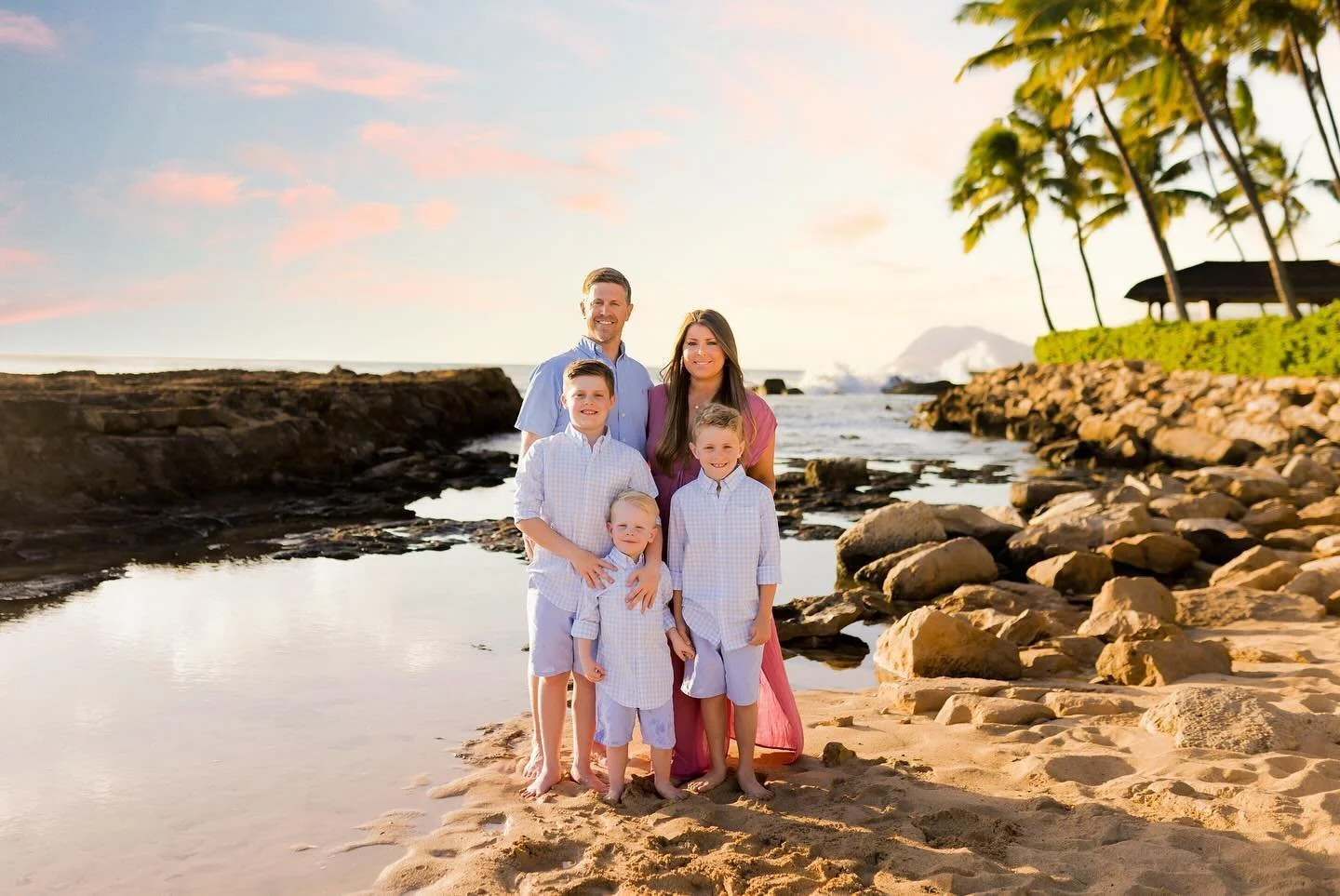 #oahuphotography #oahuphotographer #honolulu #hawaiiphotographer #honoluluphotographer #hawaiifamilyphotographer #oahuvacationphotographer #oahufamilyphotographer #marveloushawaii #honoluluphotographers #Waikikifamilyphotographer #honoluluphotographe