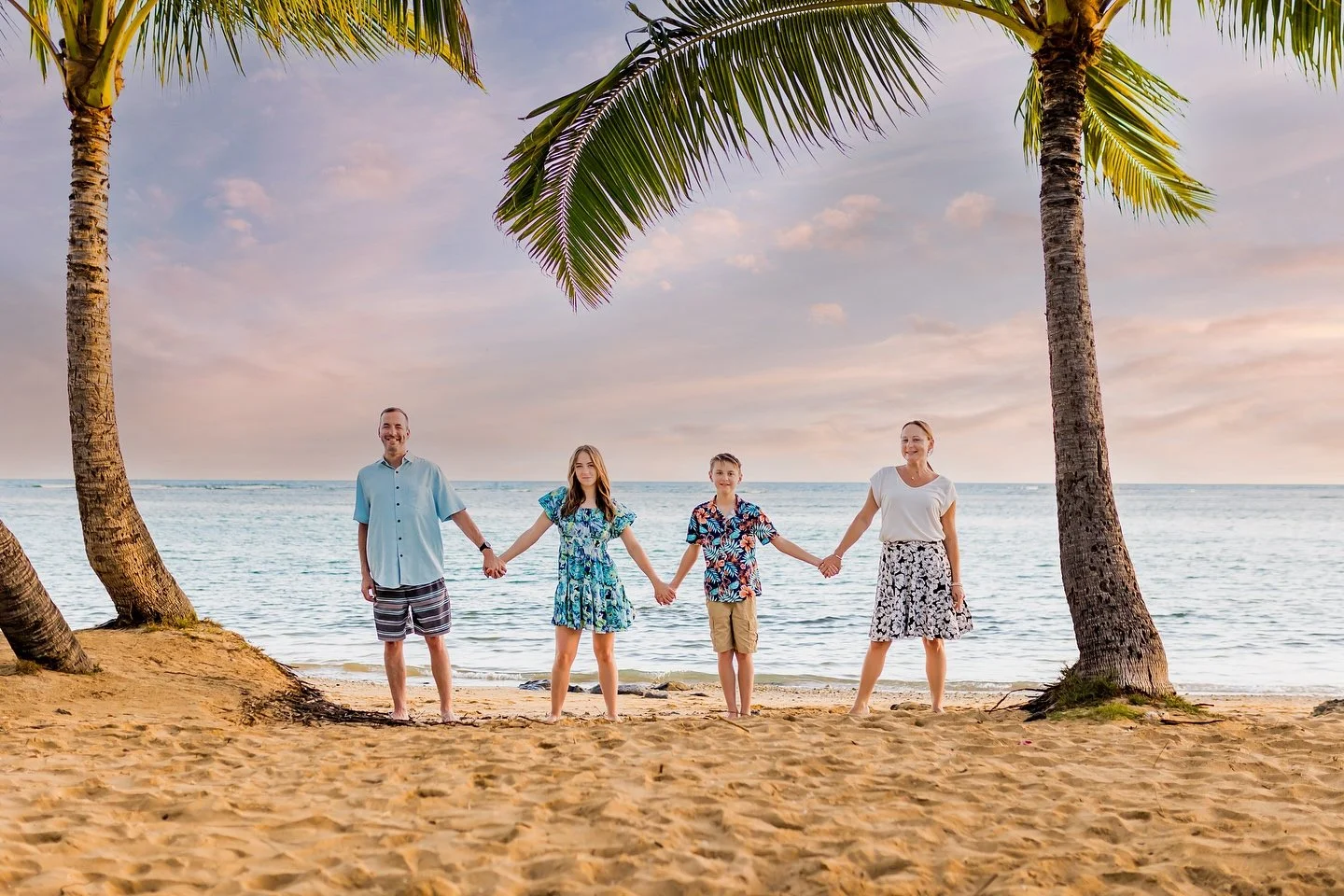 #oahuphotography #oahuphotographer #honolulu #hawaiiphotographer #honoluluphotographer #hawaiifamilyphotographer #oahuvacationphotographer #oahufamilyphotographer #marveloushawaii #honoluluphotographers #Waikikifamilyphotographer #honoluluphotographe