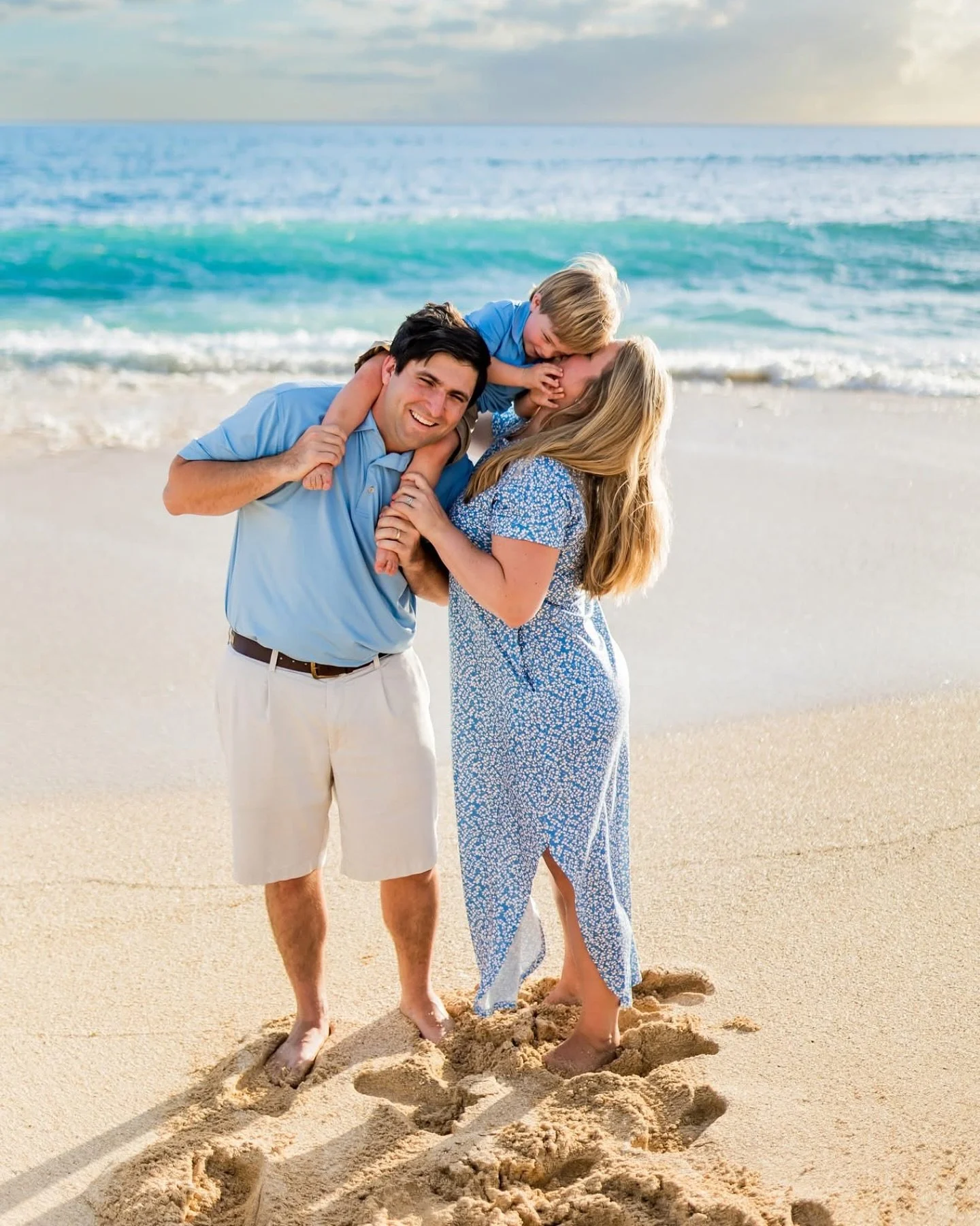 #oahuphotography #oahuphotographer #honolulu #hawaiiphotographer #honoluluphotographer #hawaiifamilyphotographer #oahuvacationphotographer #oahufamilyphotographer #honoluluphotographers #Waikikifamilyphotographer #honoluluphotographer #mauiphotograph