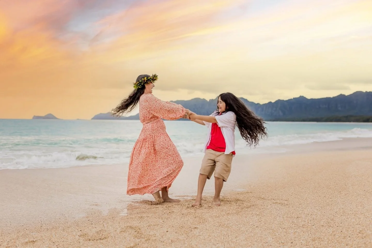 #oahuphotography #oahuphotographer #honolulu #hawaiiphotographer #honoluluphotographer #hawaiifamilyphotographer #oahuvacationphotographer #oahufamilyphotographer #honoluluphotographers #Waikikifamilyphotographer #honoluluphotographer #mauiphotograph