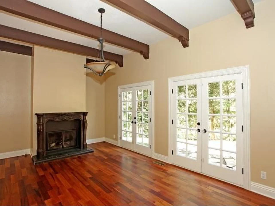 3050 Belden Dr - $860,000