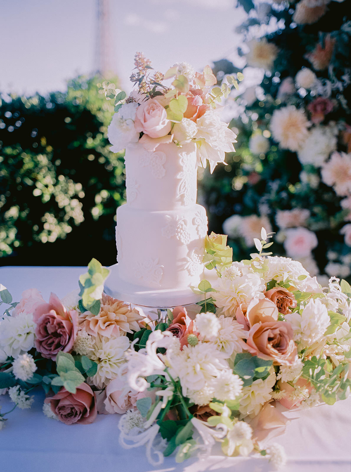  Beautiful wedding cake by Synie's in Paris - this two tier petite cake was the perfect size for 6 guests!  