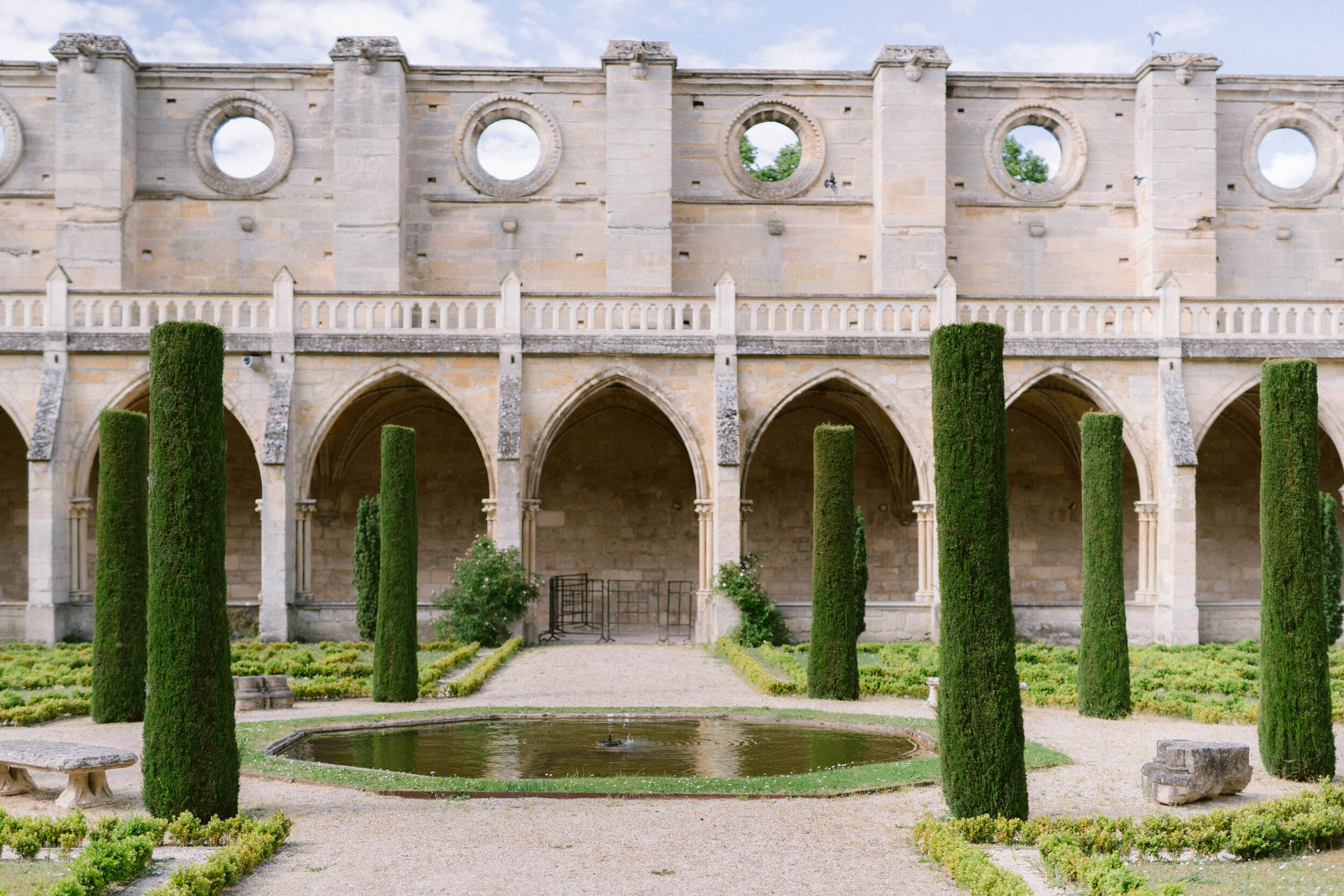 chateau_du_vivier_Destination_wedding_france_english_speaking_Bridal_makeup_artist_onorina_jomir_beauty (14.12)