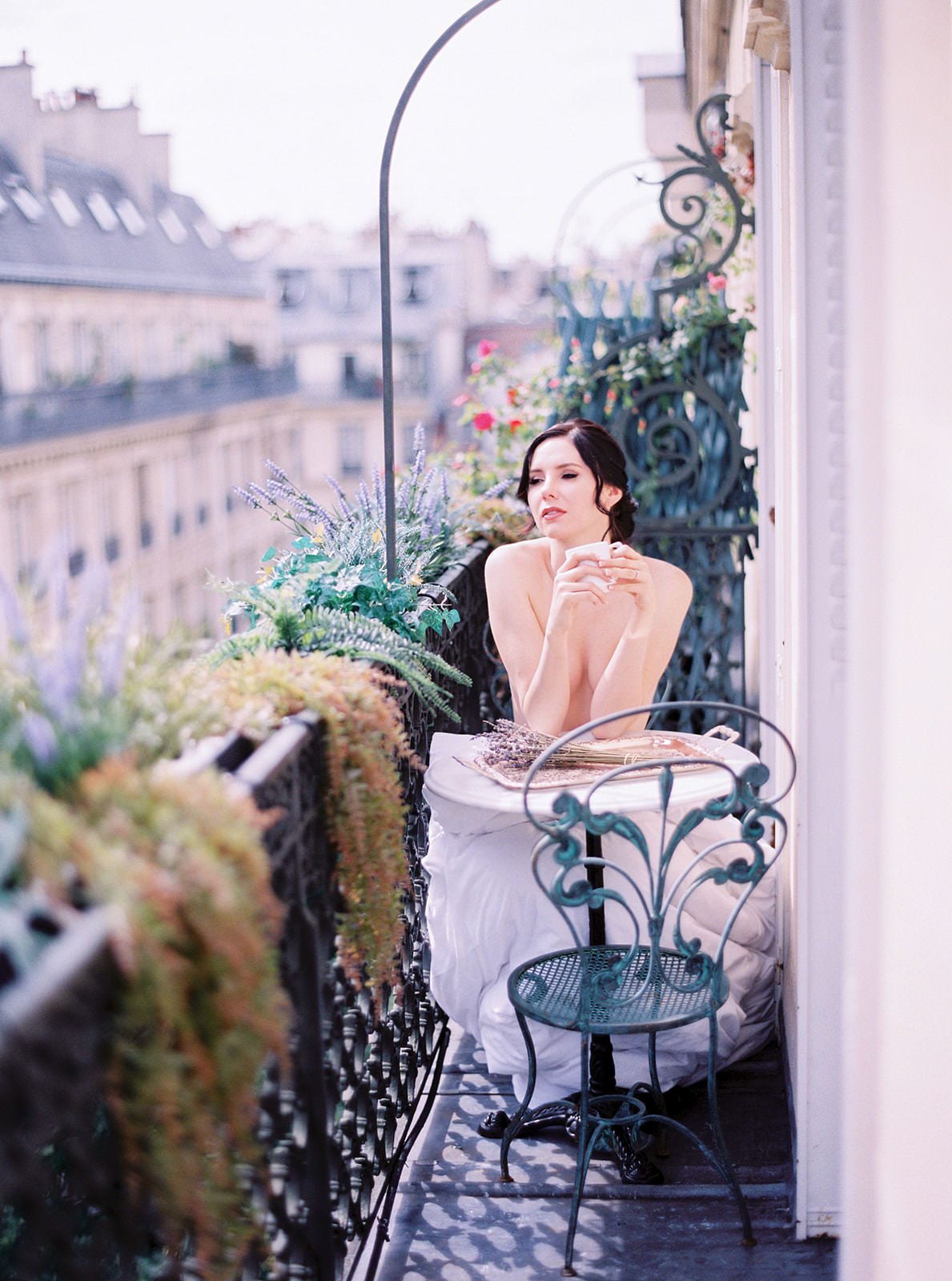  Bridal updo and makeup for bridal boudoir makeup and hairstyling in Paris, France, by Onorina Jomir Beauty. 