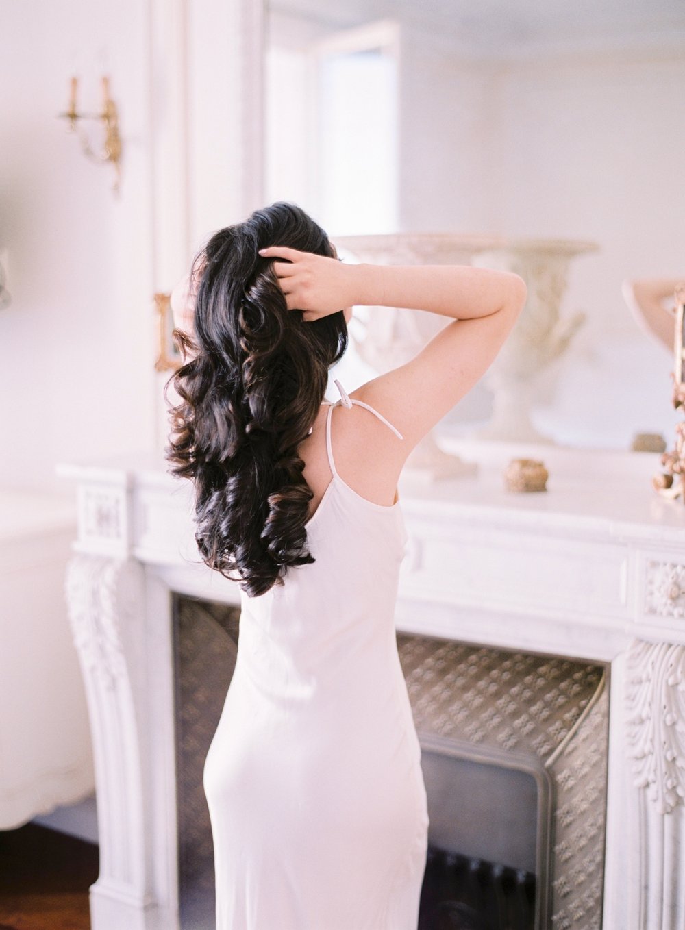 Boudoir photoshoot in Paris, makeup and hair styling by Onorina Jomir Beauty