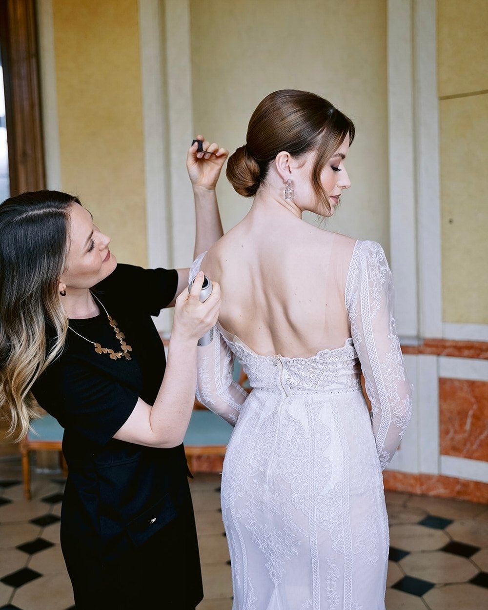 3 reasons why my brides choose this bridal hairstyle for their destination wedding in France:

1. It's a timeless style that adds instant elegance to any bridal look
2. It wears well in humidity, rain, wind, and hot temperatures
3. This hairstyle bri