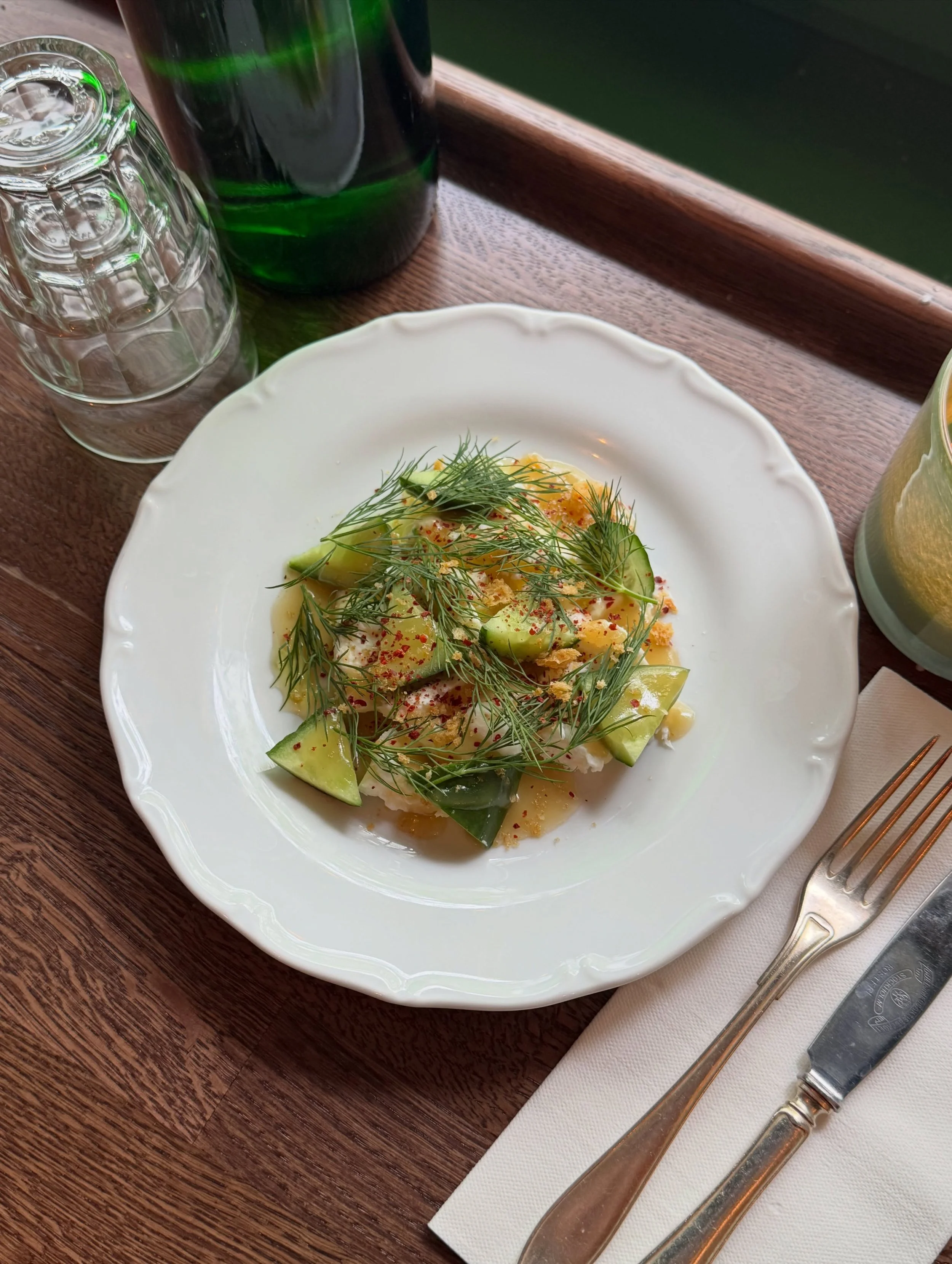 BURRATA - varbergsgurka, aleppopeppar,
honungsvin&auml;grett &amp; dill 🌱