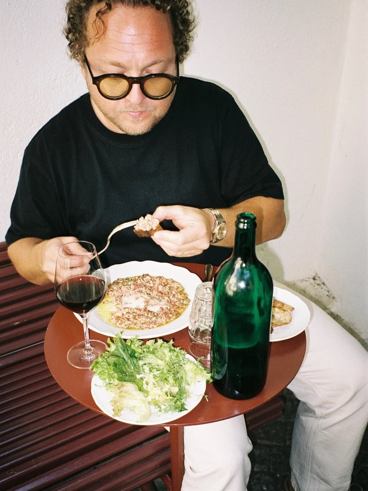 R&aring;biff! ❤️&zwj;🔥 Finns nu att best&auml;lla som som hel portion och serveras d&aring; &auml;ven med gr&ouml;nsallad. En 10/10 lunch helt enkelt! 🍷🍴