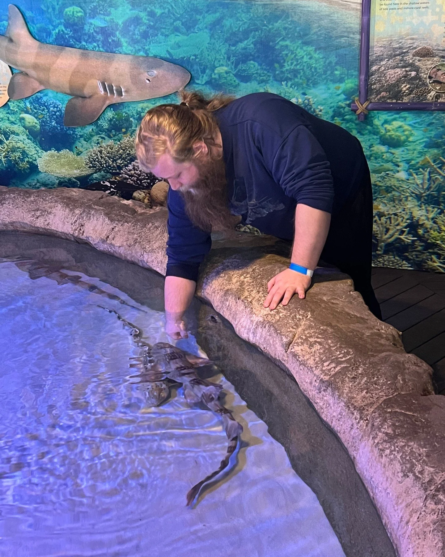 Yesterday, guests and residents enjoyed a trip to @adventureaquarium thanks to long-time supporter Dave Swoyer, who sponsored the trip! Trips and activities like these play a huge role in community building across our sites. To learn more about how y