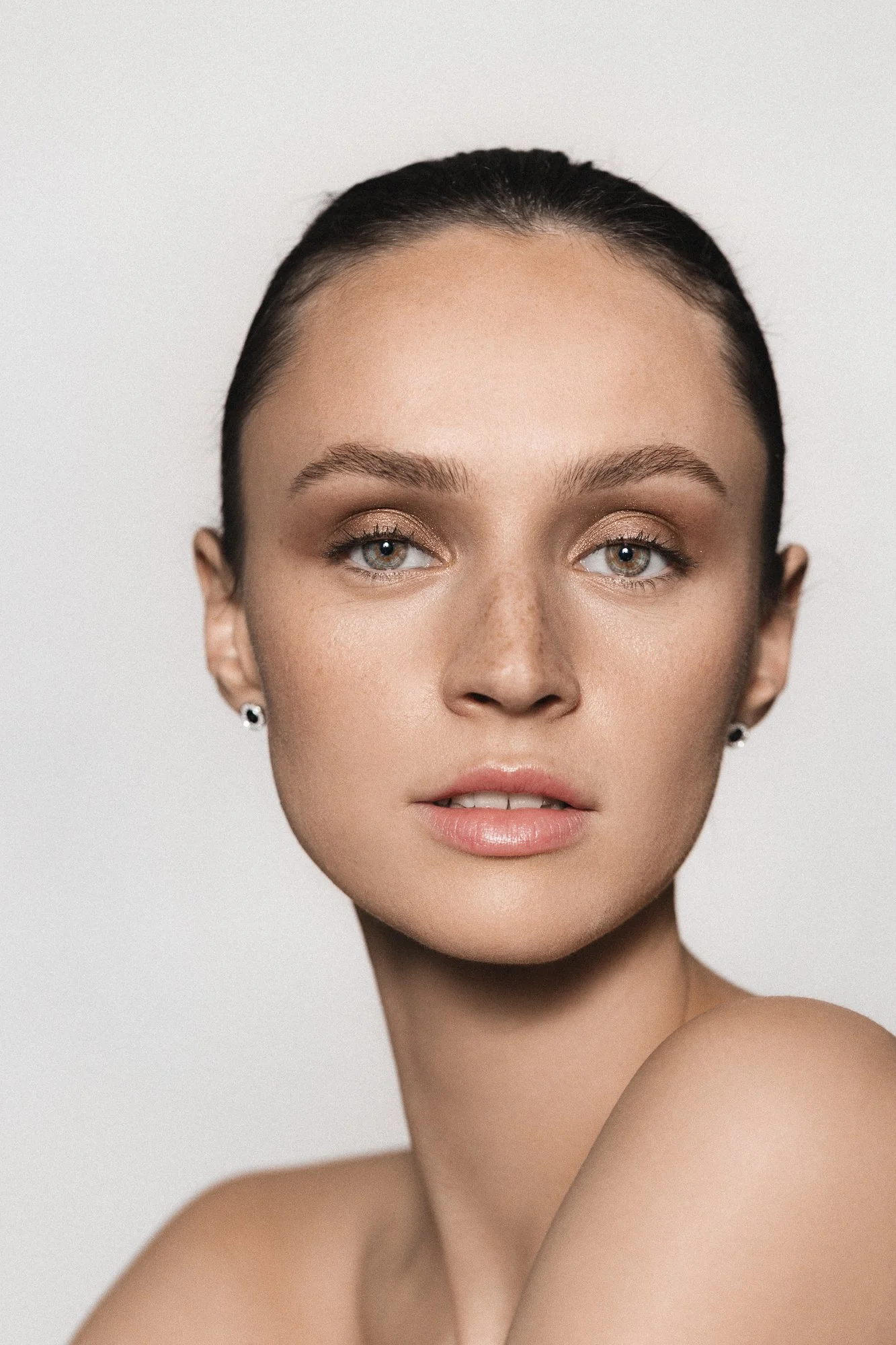 21-4_armani_wearables_eye_etkstellar_maddie_closeupeye_2582.jpg