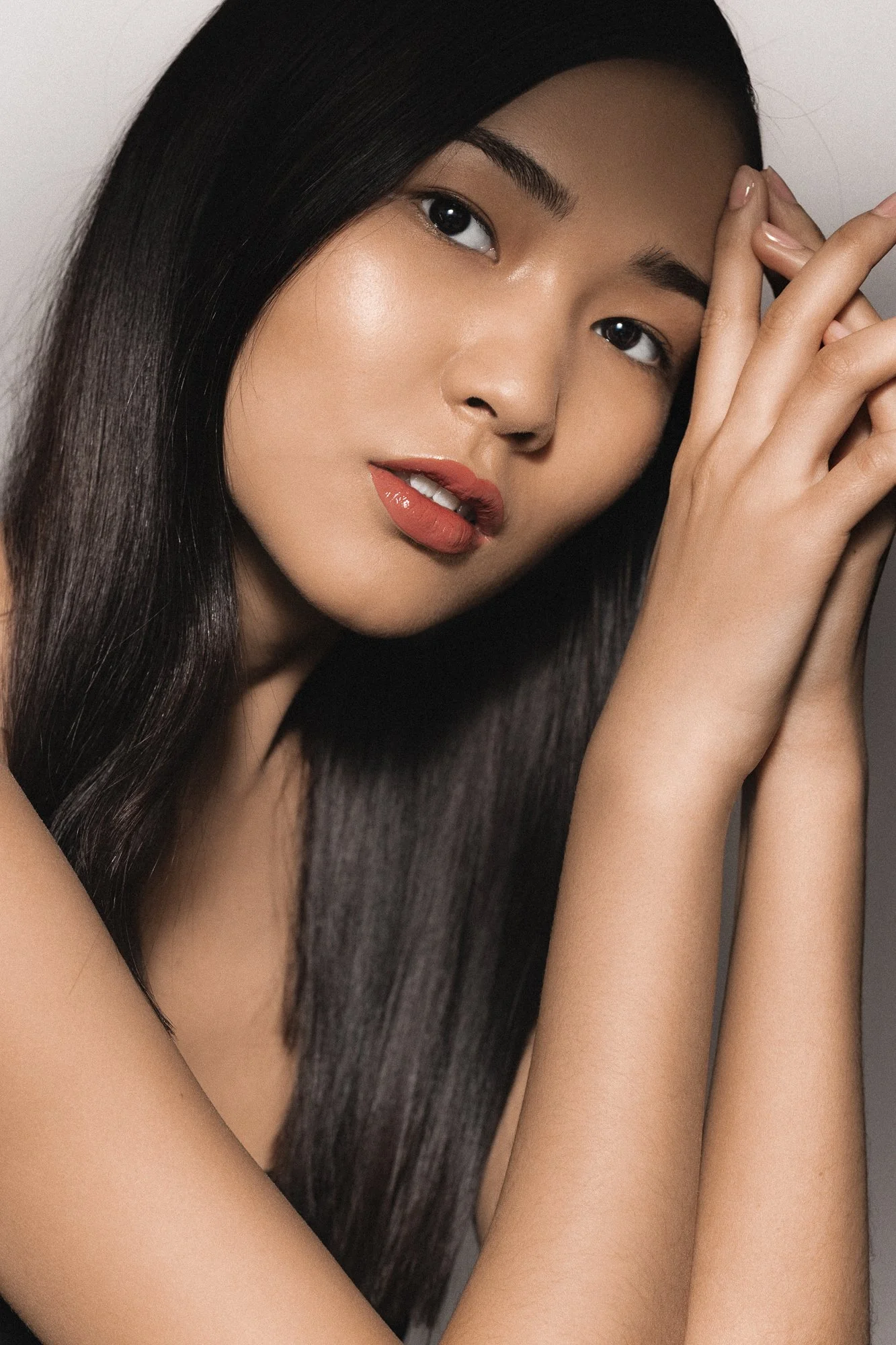 98C-101_armani_wearables_lips_ecstasymirror_alua_4121.jpg