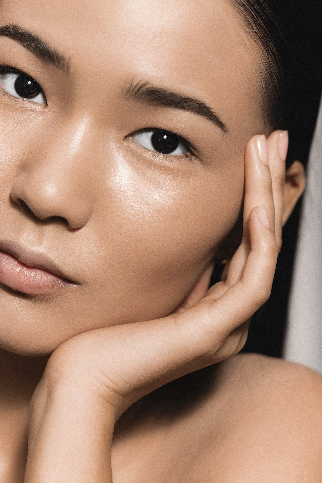 122_armani_wearables_face_redcushion_alua_4_1262.jpg