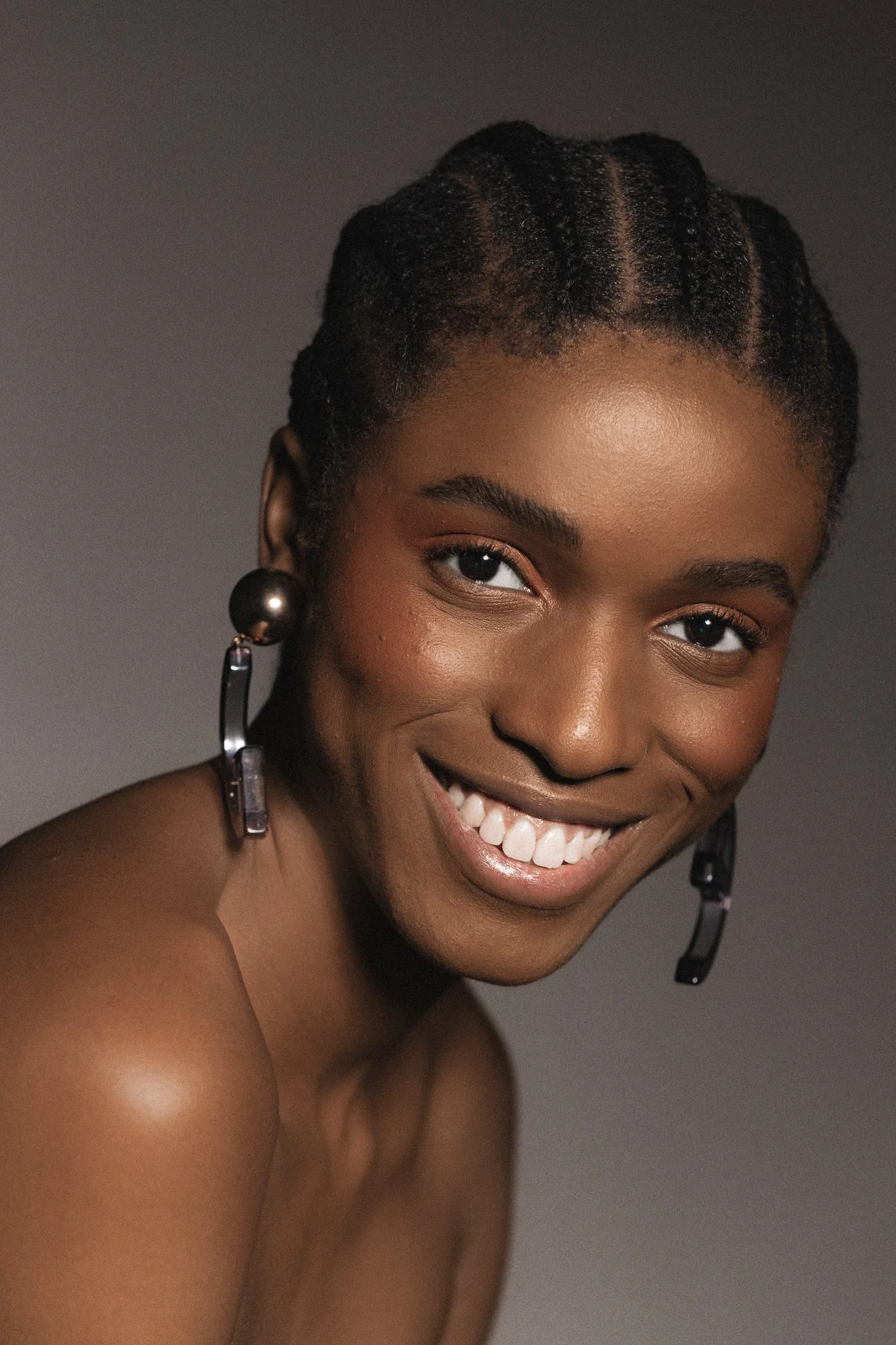 138D_armani_wearables_face_neonudecolorbalm_Kathia_B30_0742.jpg