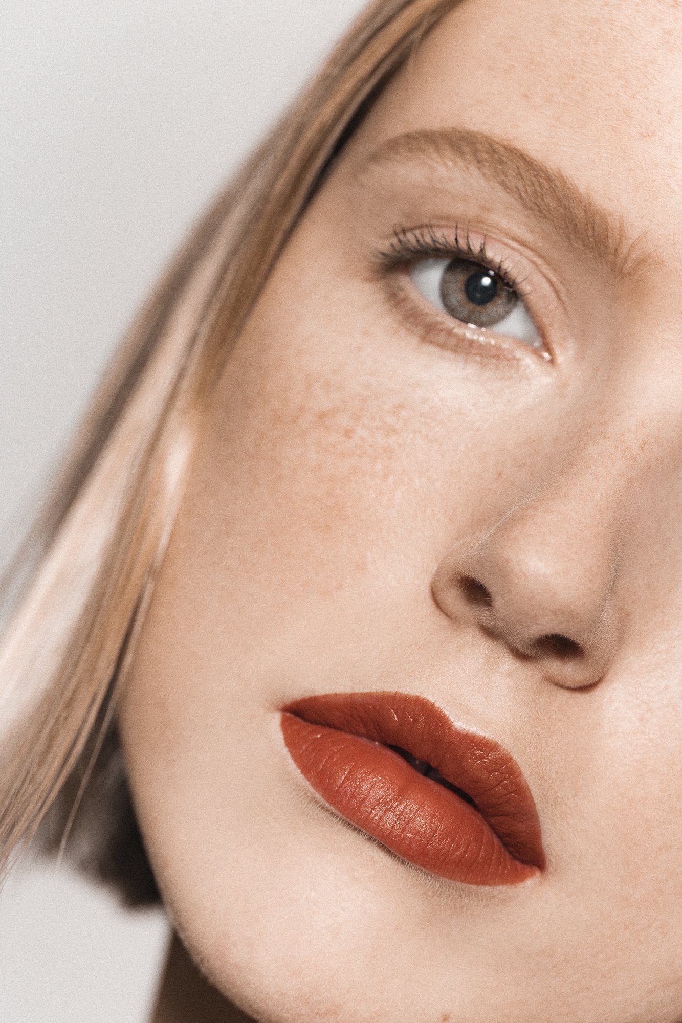 163-208_armani_wearables_lips_lipmaestro_holly_0865.jpg