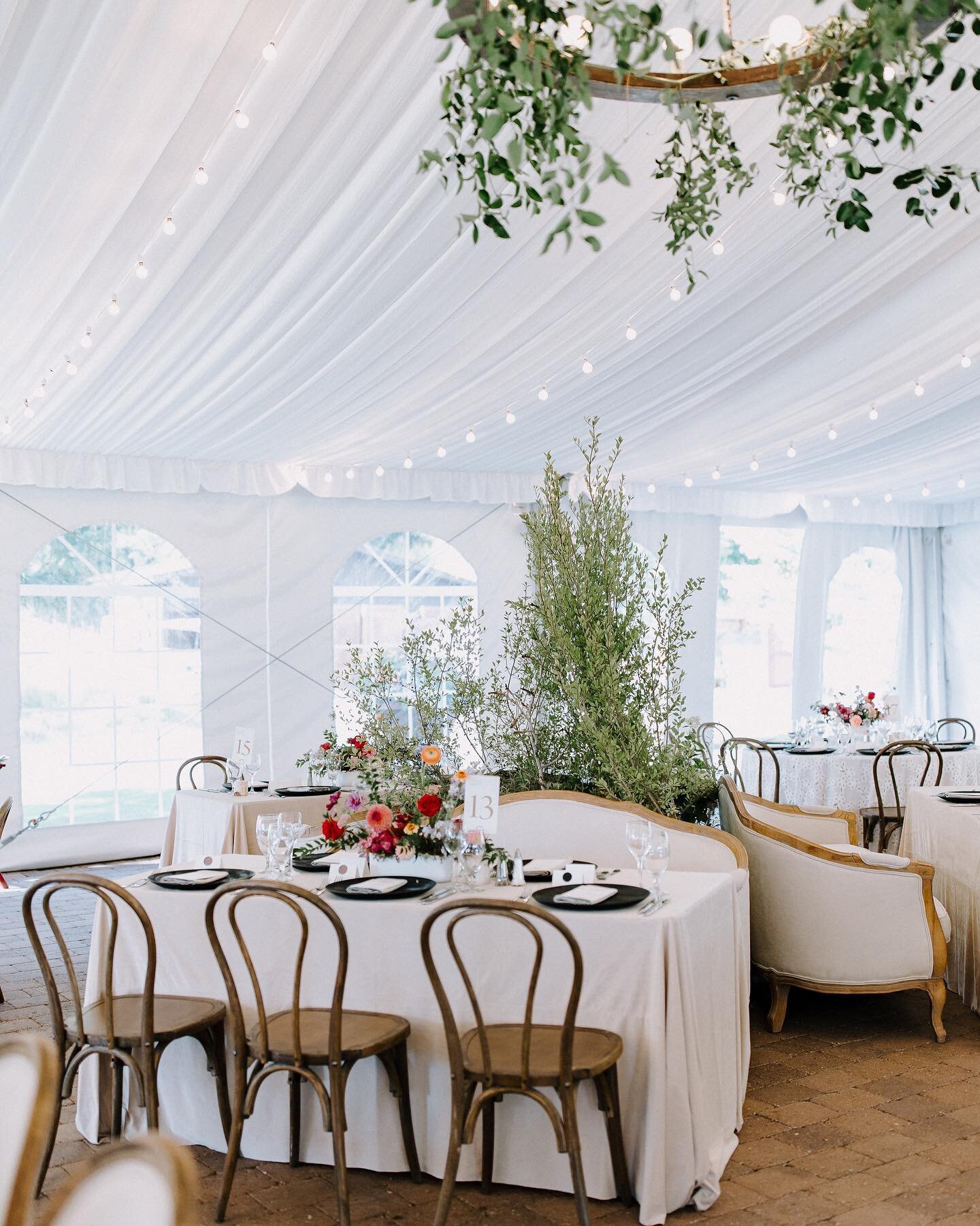 Creative seating options really transformed the layout of Trail Creek&mdash; it allowed for such an elegant and cozy space for guests!  Planning/Design @sproutdesignwedding  Venue- Trail Creek
Floral &ndash; @rustandthistlefloral 
Ceremony Music- New