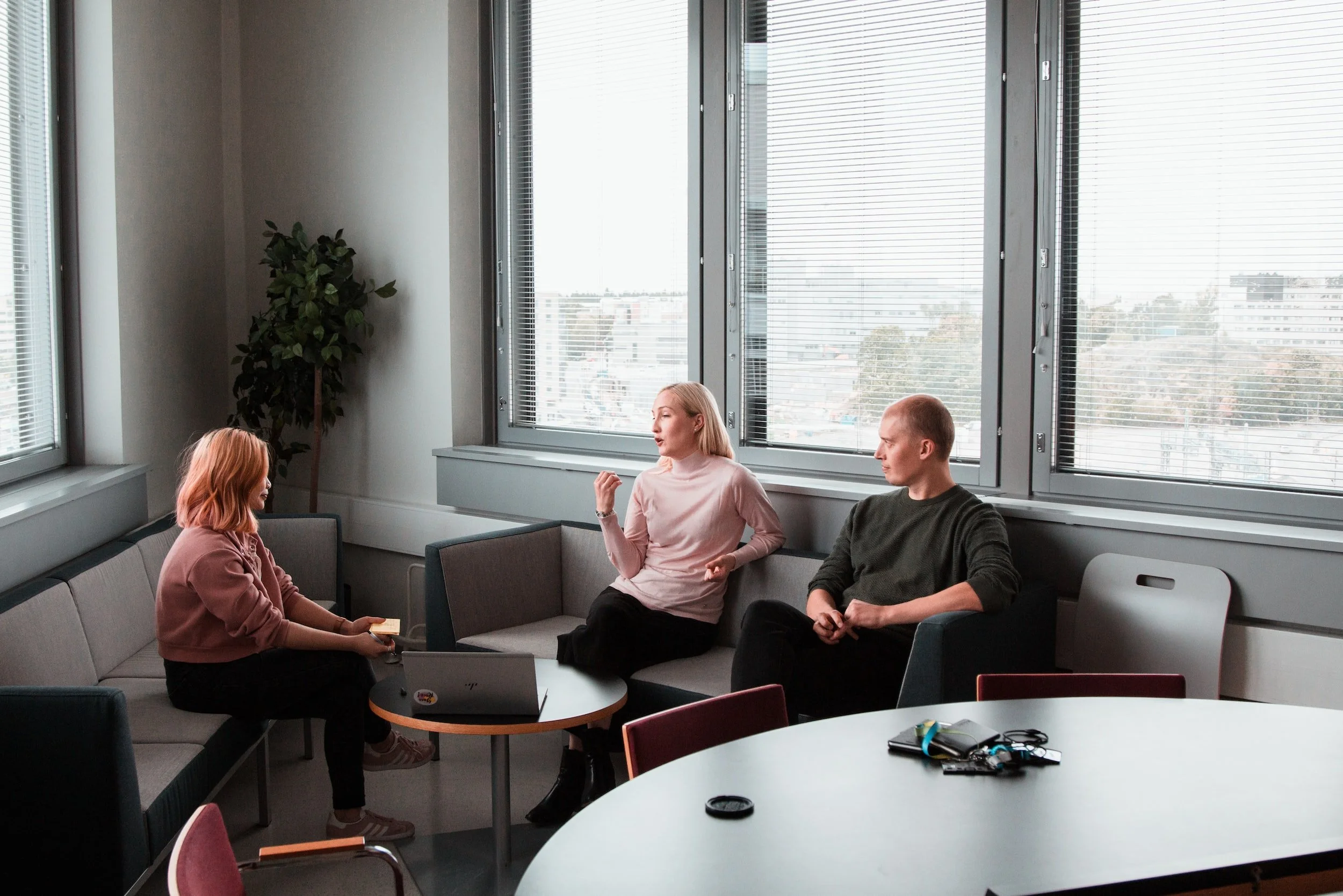 The U.S. Culture Series: The Art of Interrupting in English