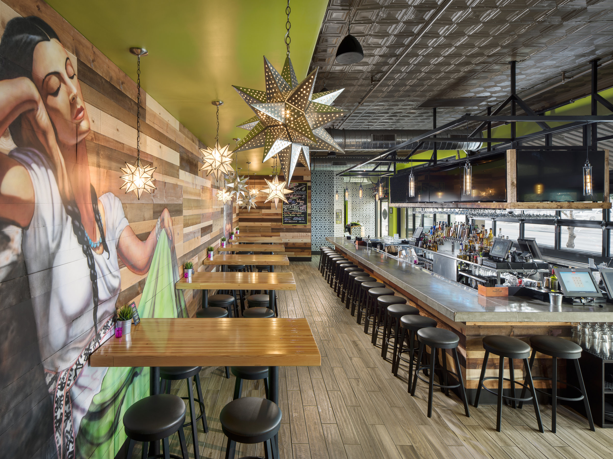 Modern_Interior Dining_b_HighRes.jpg