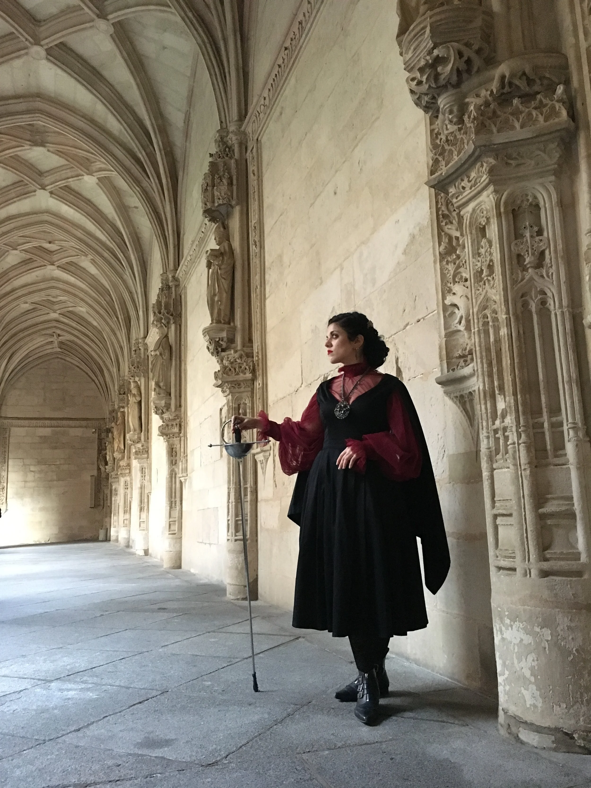  The gorgeous @issis.stardust in the Monasterio de San Juan de los Reyes 