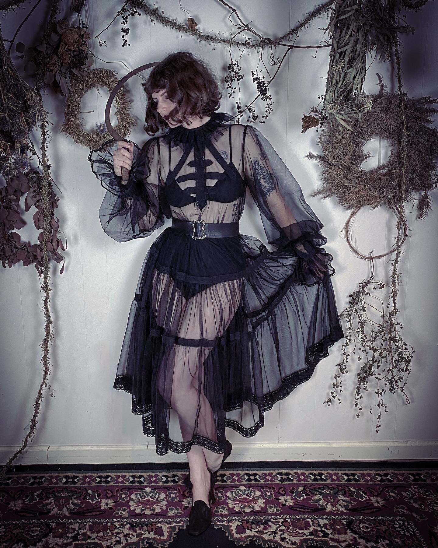 Hel dress - Pre Order