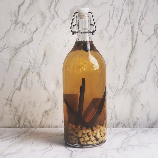 Day one of Gingerbread Vodka infusion.
.
It smells delicious and the golden colour is starting to appear.
.
It will be ready by Saturday, just in time to start the Christmas season 🍸
.
Have you started yours yet???
.
Recipe link above or find it her