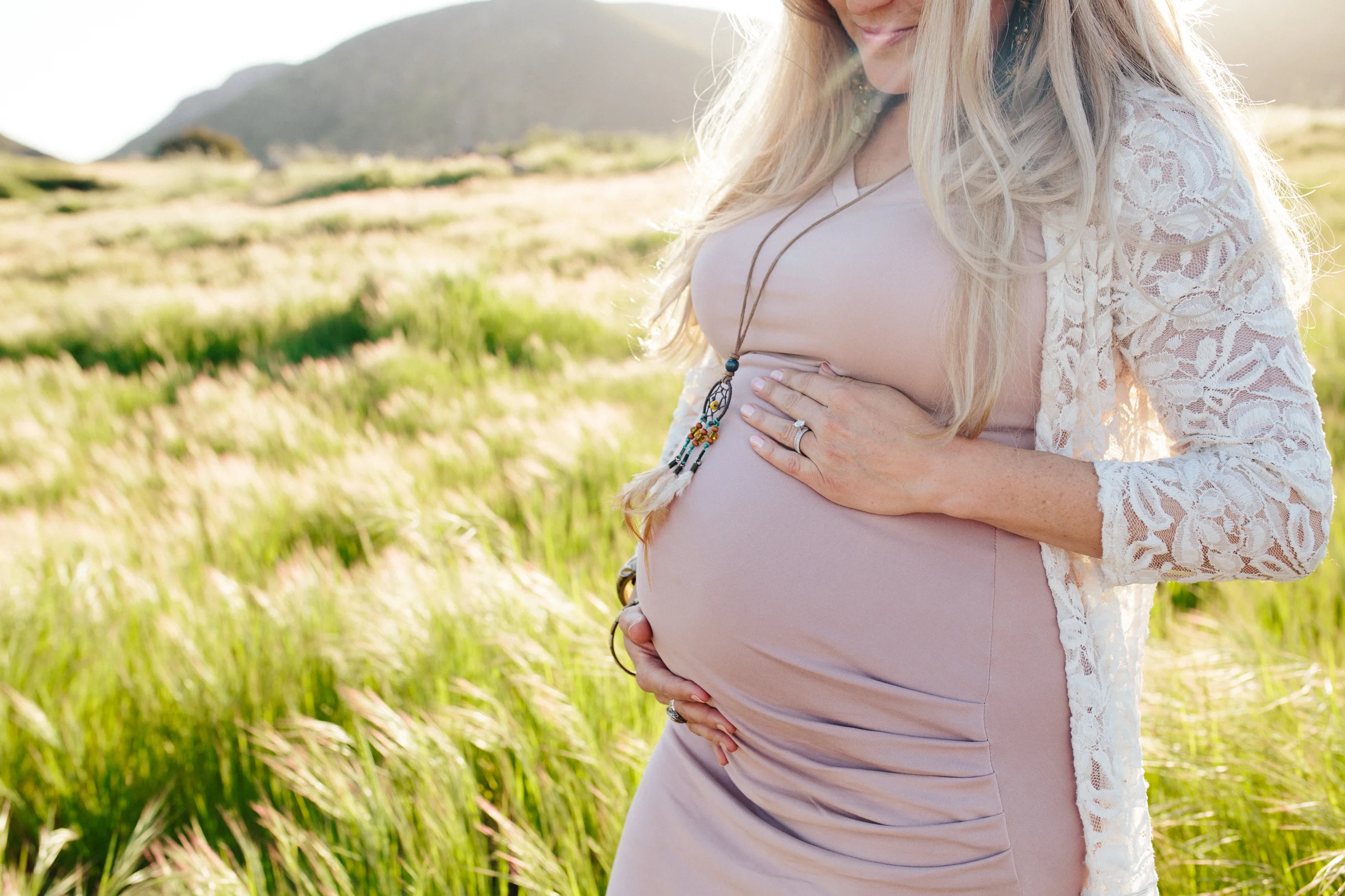 San Diego maternity photography by Alina Mendoza, a San Diego based photographer capturing intimate moments of love.