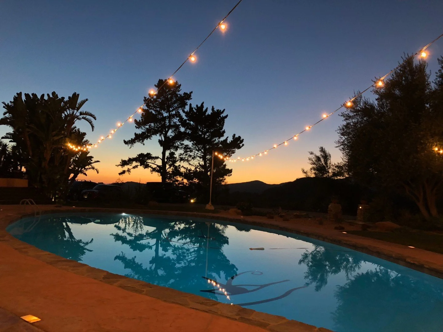 Summertime gatherings around the pool are breathtaking when you have a view like this&hellip; and amazing hosts!! 

#SummerByThePool #PoolsideParadise #ViewsForDays #HostWithTheMost #SummertimeVibes #SantaBarbaraLiving #OutdoorEntertaining #DreamyVie