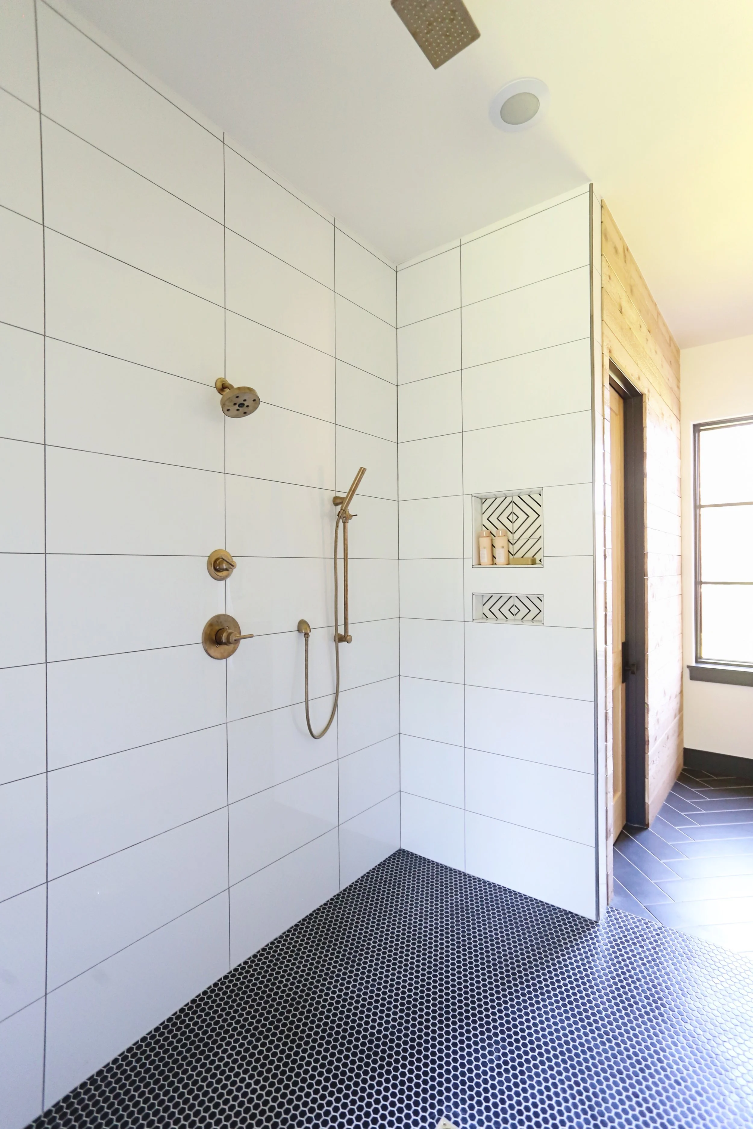 Shower Niche Recessed Wall Niche by Dük Liner