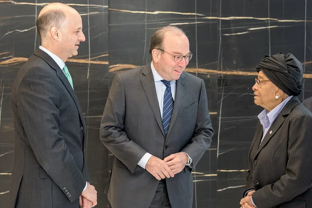 Covington Welcomes Liberian President Sirleaf for Discussion on Emerging Public Leaders Initiative