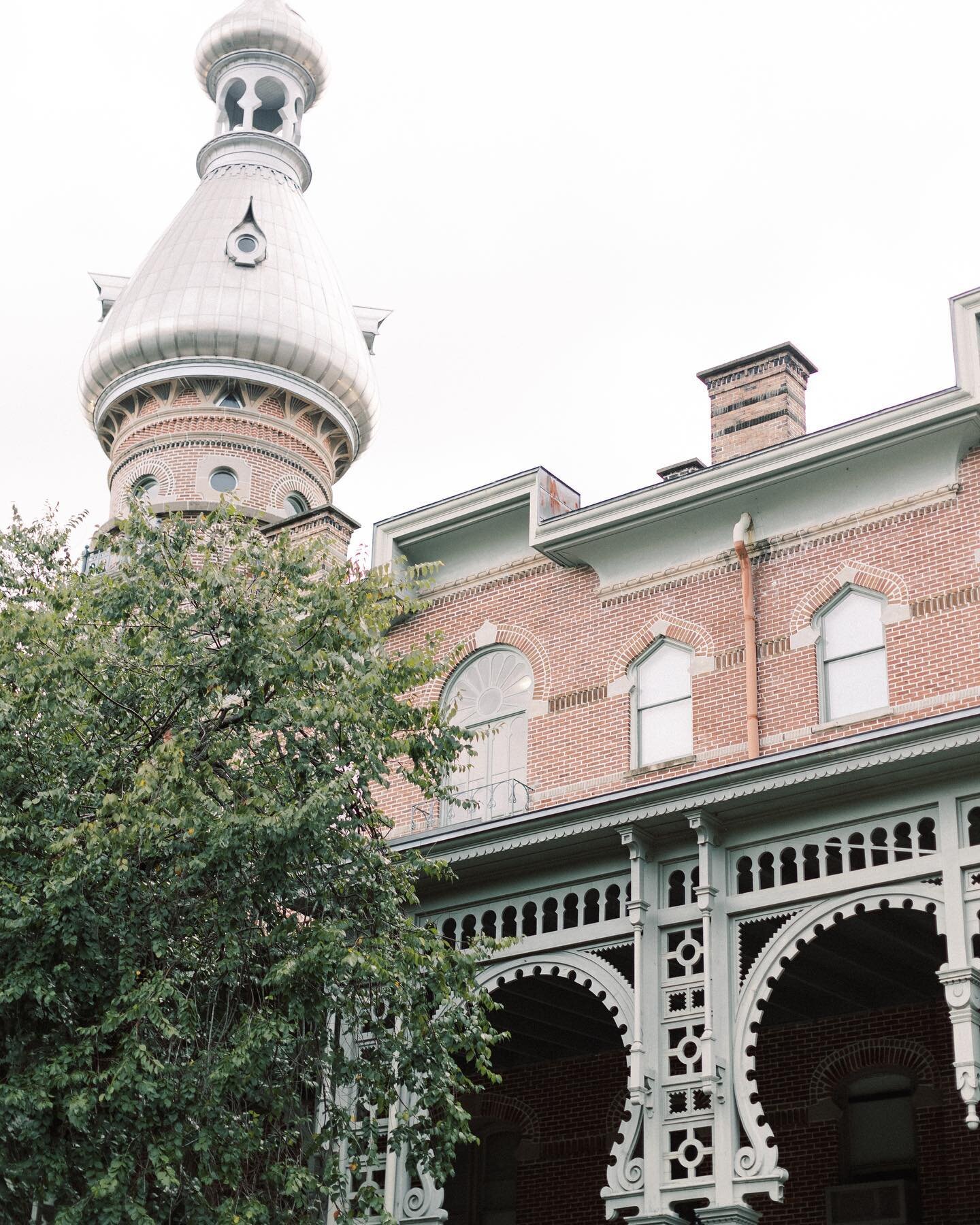 Mady and I both have one spot left open for our annual mini session specials! It&rsquo;ll take place here at Henry B Plant Museum in 3 weeks! Link in bio to book.