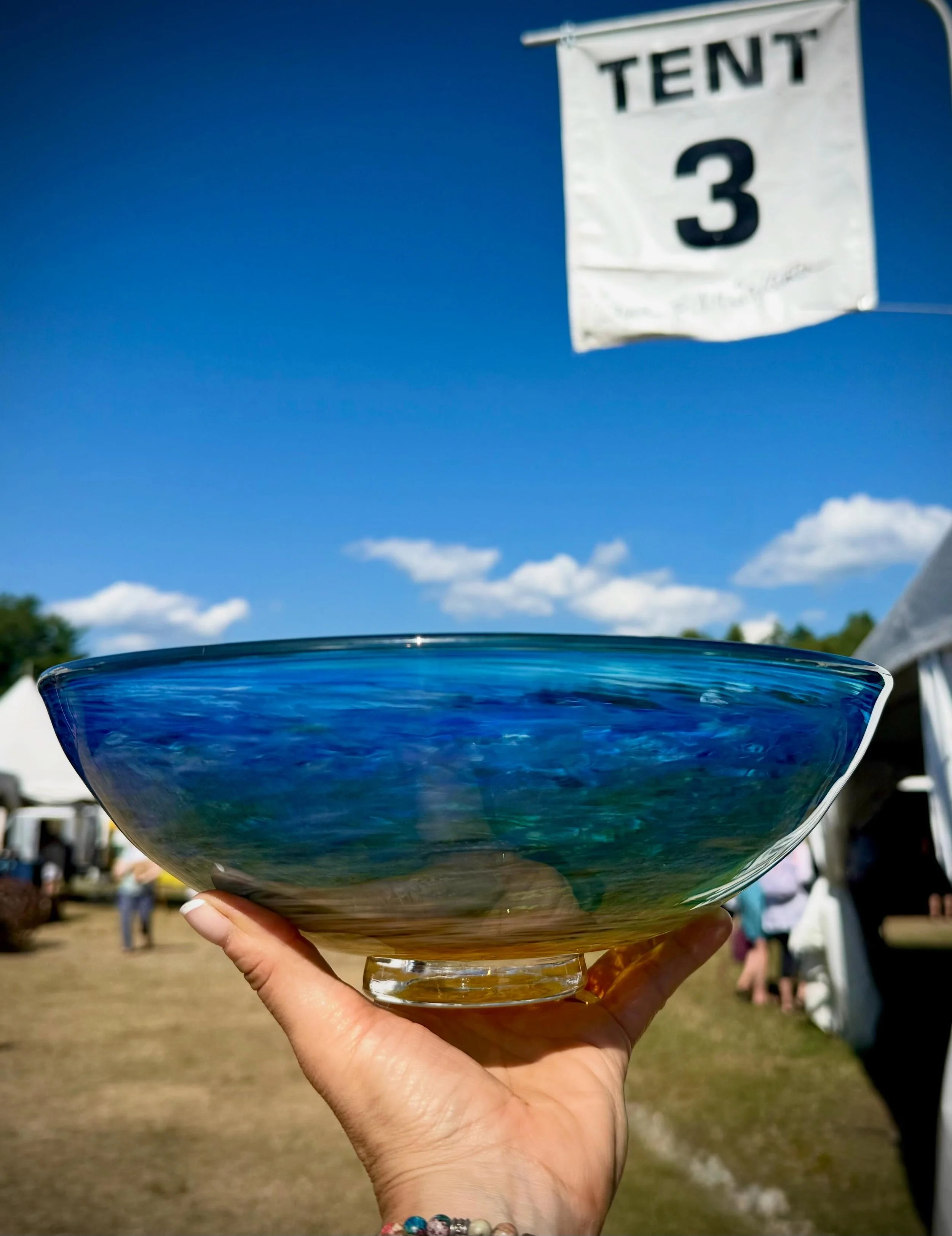 A few days left to be inspired&hellip; come see one of my favorite style pieces &ldquo;where the woods meet the sky&rdquo;&hellip; hope to see you at the fair!
#nhmade #leagueofnhcraftsmen #saladbowl #crafthandmade #woodsandsky